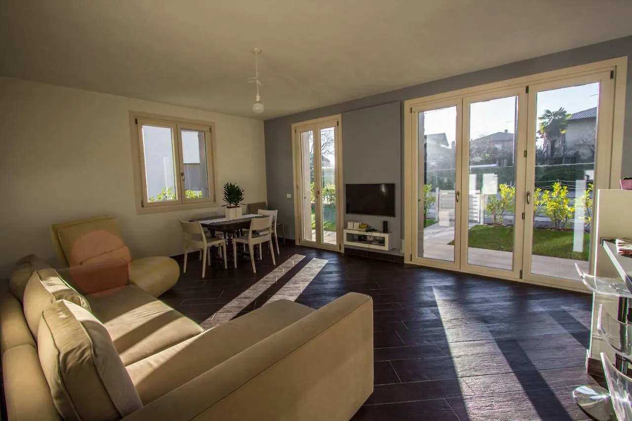 Boutique Apartment - La Dolce Vita Reno Di Leggiuno Italy