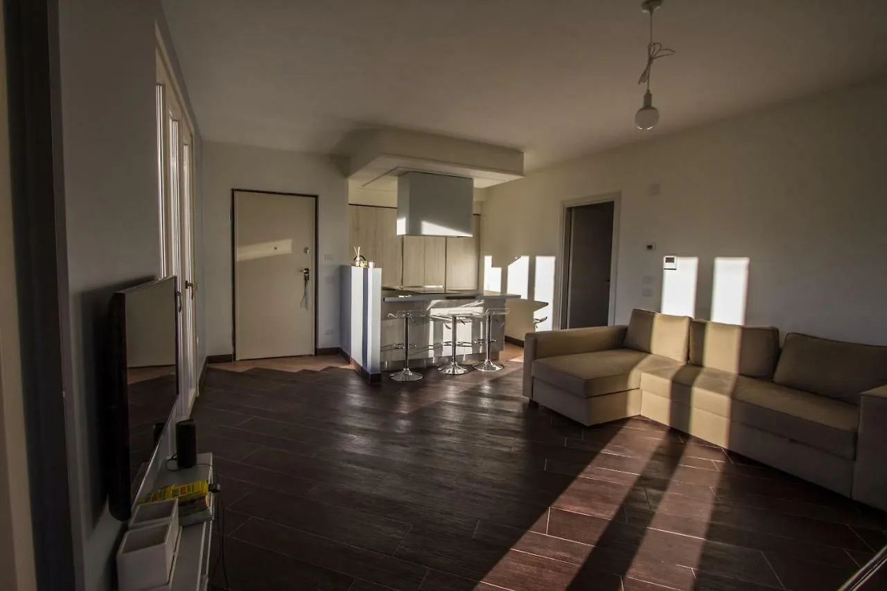 Boutique Apartment - La Dolce Vita Reno Di Leggiuno