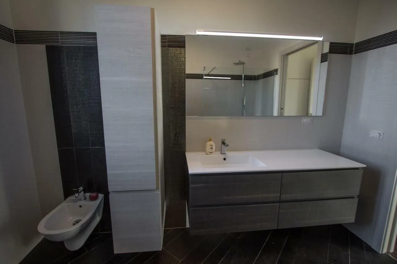 Boutique Apartment - La Dolce Vita Reno Di Leggiuno 0*,  Italy